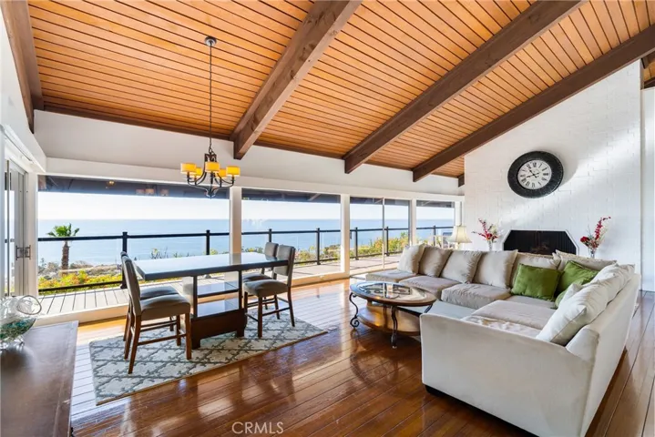 481 Dartmoor Street, Laguna Beach, California 92651