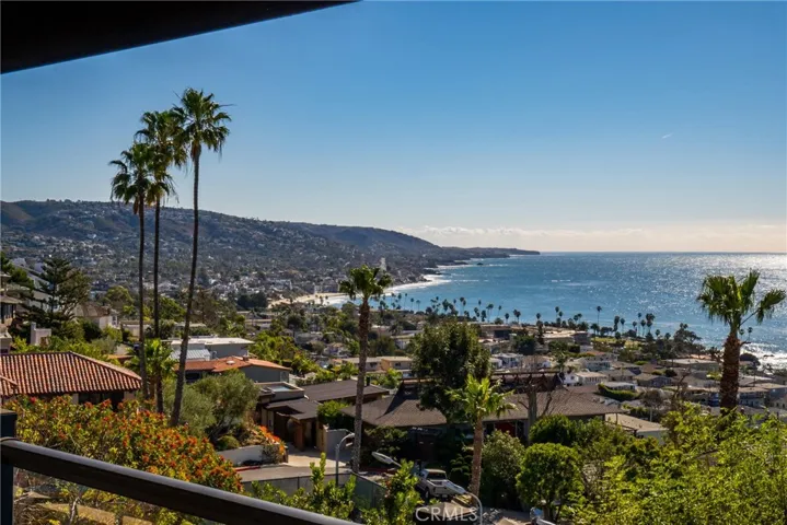 481 Dartmoor Street, Laguna Beach, California 92651