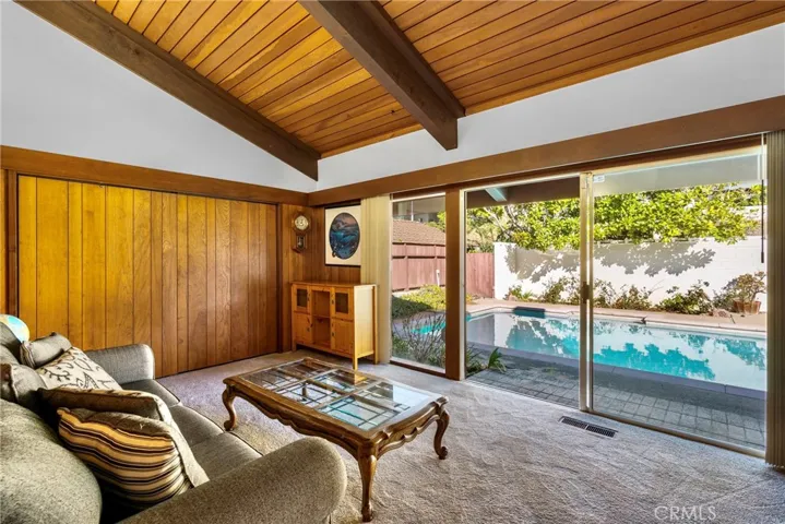 481 Dartmoor Street, Laguna Beach, California 92651