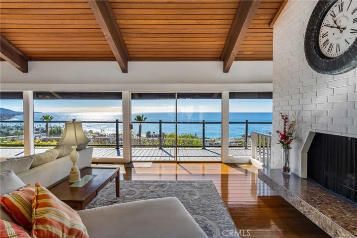 481 Dartmoor Street, Laguna Beach, California 92651