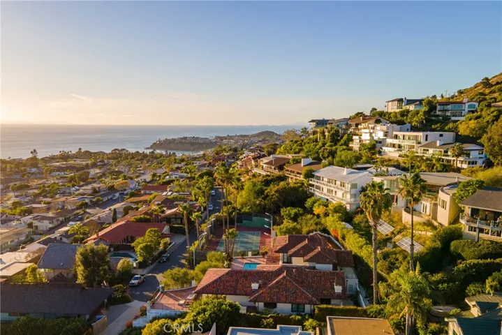481 Dartmoor Street, Laguna Beach, California 92651