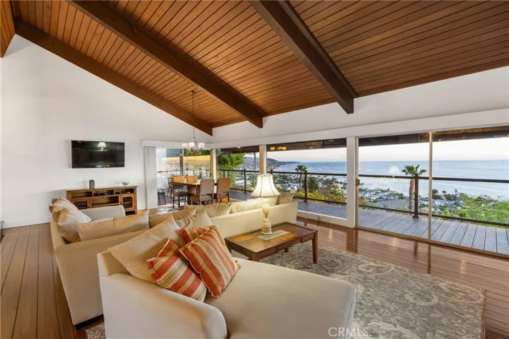 481 Dartmoor Street, Laguna Beach, California 92651