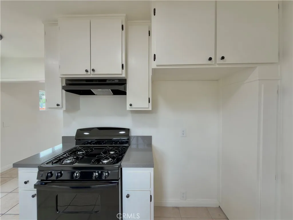 332 E Rosewood, Rialto, California 92376 home-pic-8
