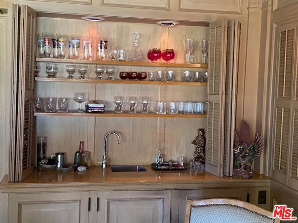 138 Hudson Place, Los Angeles, California 90004 home-pic-14