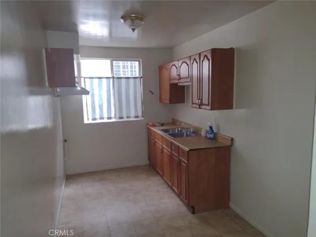 7906 S San Pedro Street, Los Angeles, California 90003
