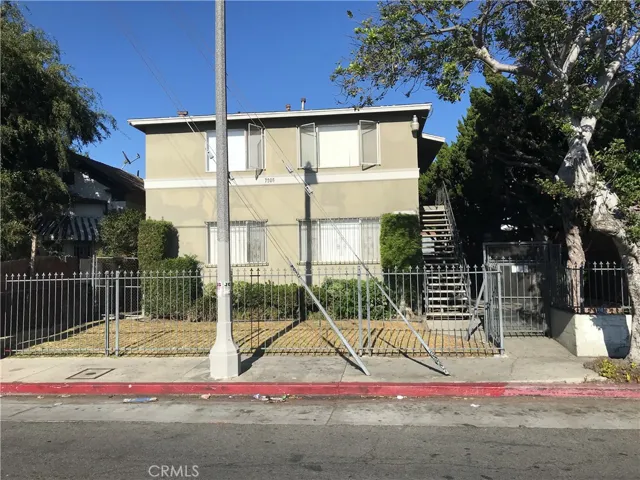 7906 S San Pedro Street, Los Angeles, California 90003