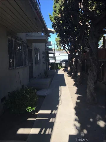 7906 S San Pedro Street, Los Angeles, California 90003