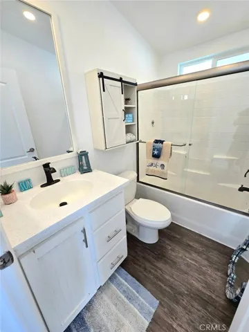 2nd bathroom