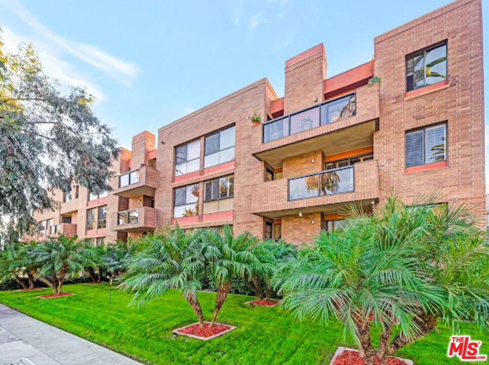 235 S Tower Drive 305, Beverly Hills, California 90211 home-pic-30