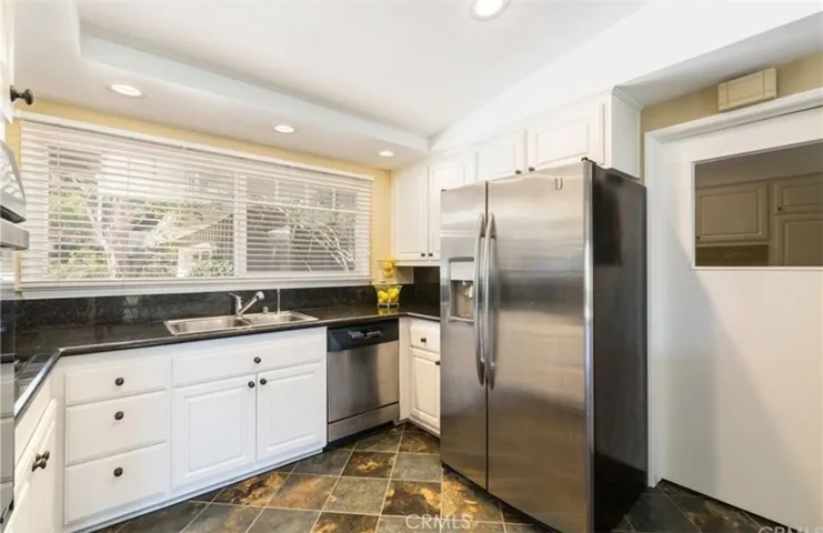 27104 Shorewood Road, Rancho Palos Verdes, California 90275