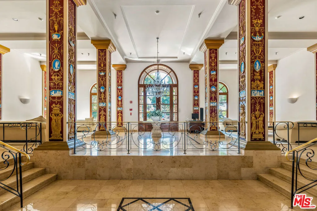 9249 Burton Way 302, Beverly Hills, California 90210 home-pic-3