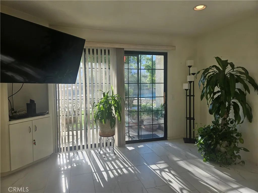 505 505 S Farrell, Palm Springs, California 92264 home-pic-3