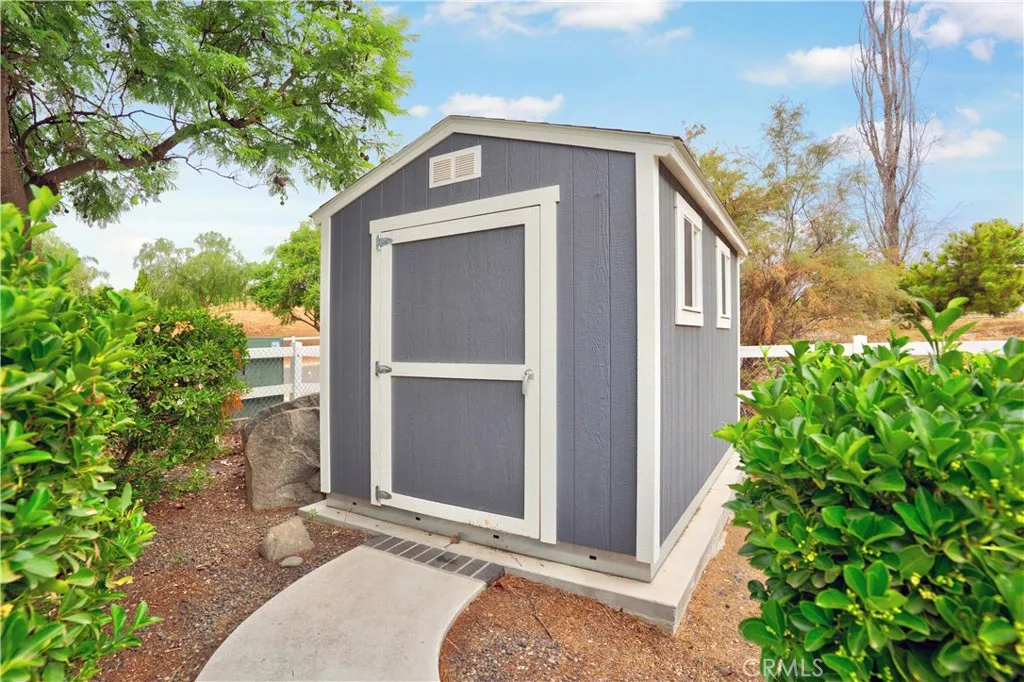 24006 Spencer Butte Drive, Perris, California 92570 home-pic-6