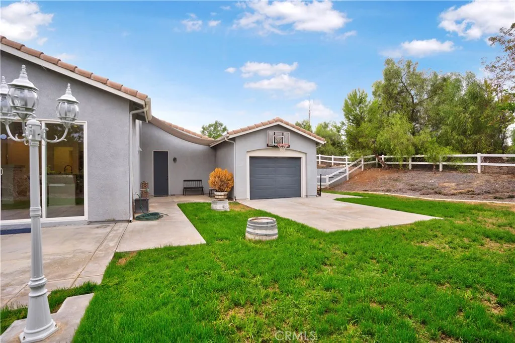 24006 Spencer Butte Drive, Perris, California 92570 home-pic-47