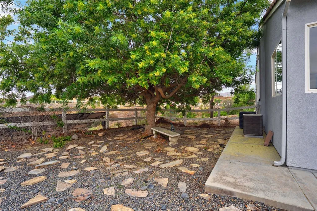 24006 Spencer Butte Drive, Perris, California 92570 home-pic-51