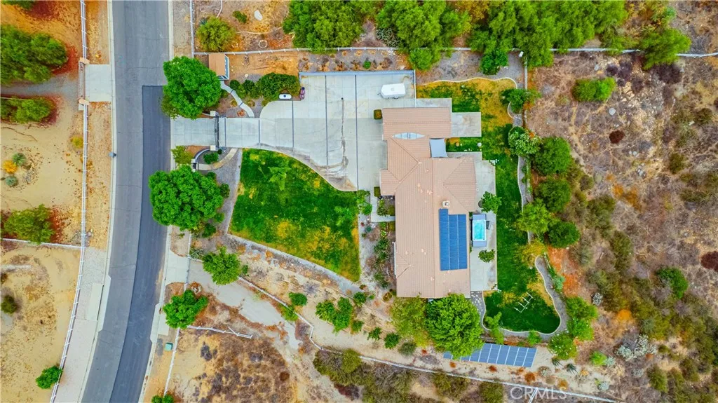 24006 Spencer Butte Drive, Perris, California 92570 home-pic-40