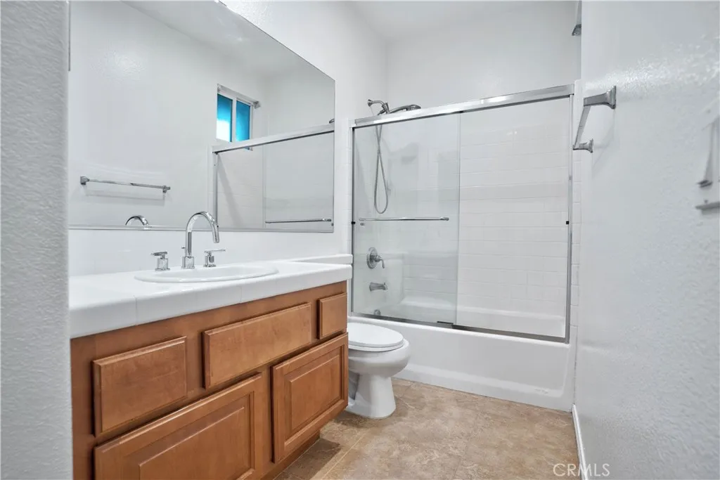 24006 Spencer Butte Drive, Perris, California 92570 home-pic-37