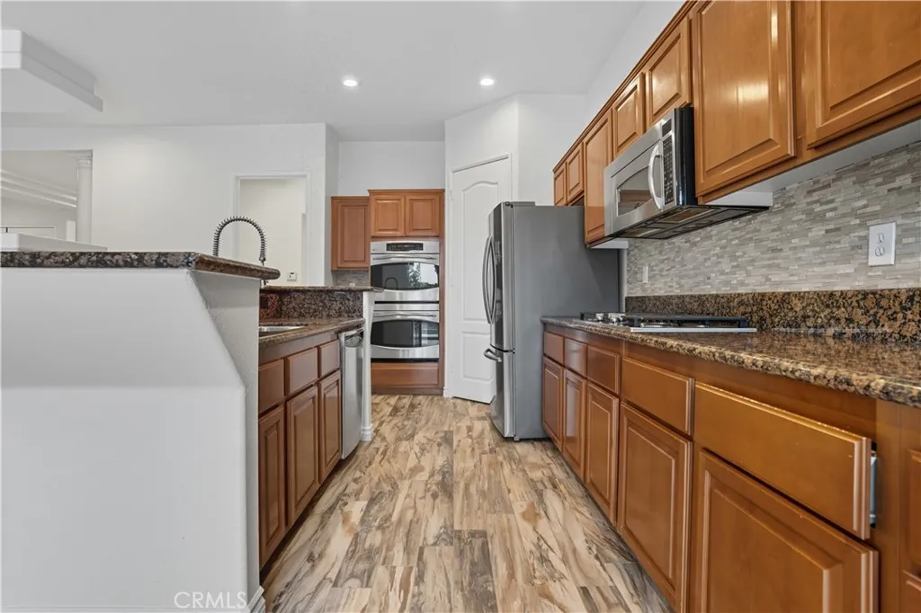 24006 Spencer Butte Drive, Perris, California 92570 home-pic-17