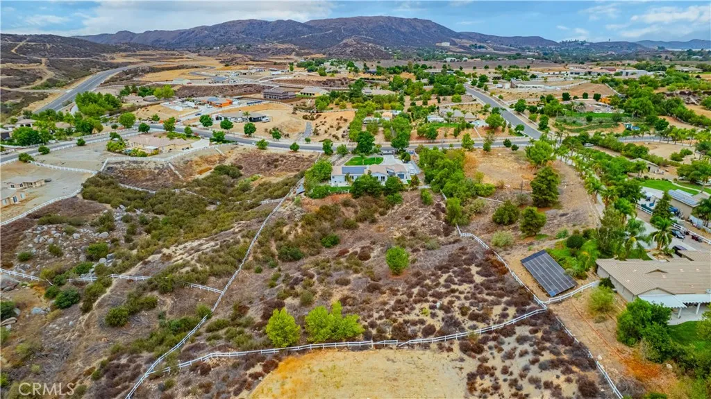 24006 Spencer Butte Drive, Perris, California 92570 home-pic-45