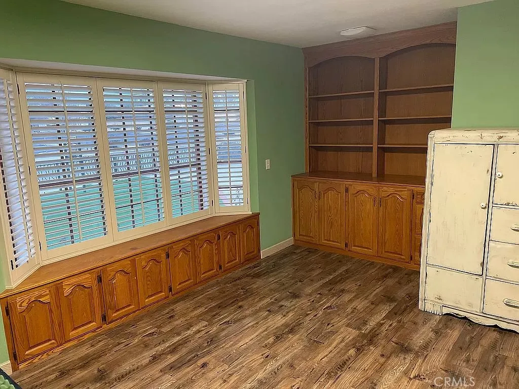 1135 E Morton Place, Hemet, California 92543 home-pic-6