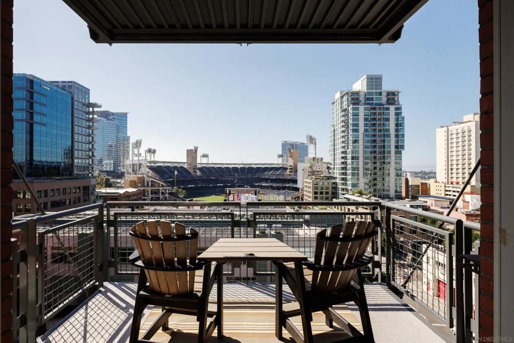 , San Diego, California 92101 home-pic-17