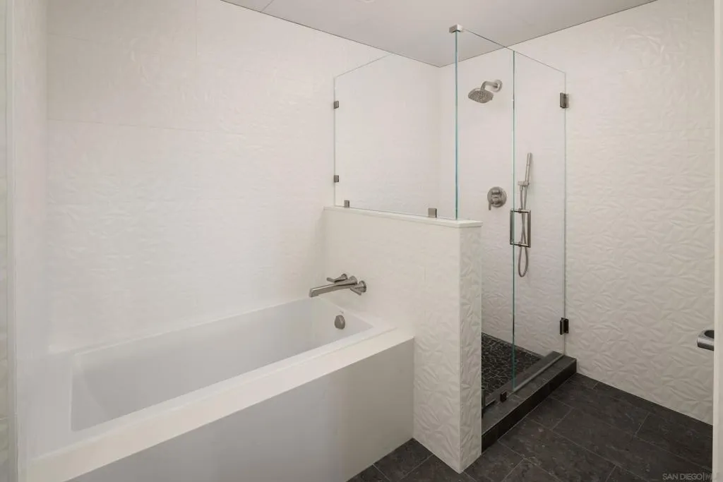 , San Diego, California 92101 home-pic-14