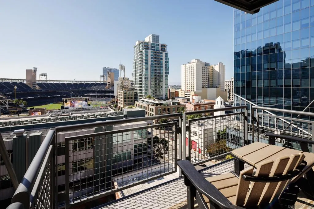, San Diego, California 92101 home-pic-18