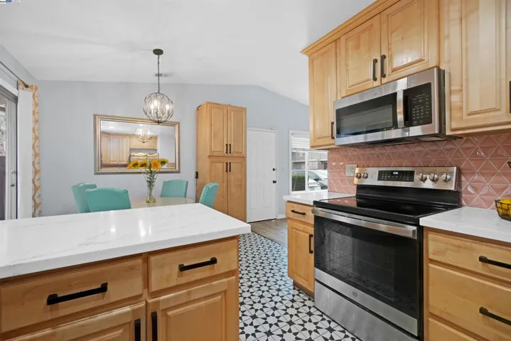 179 Loma Verde Dr, San Lorenzo, California 94580