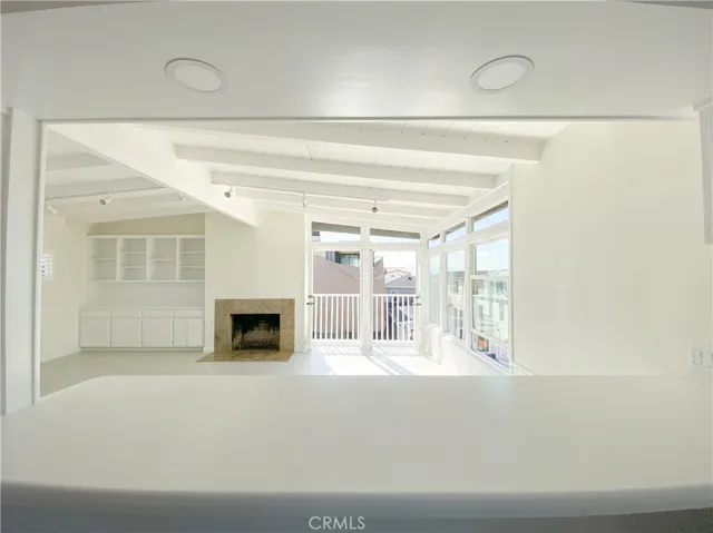 233 6th Street, Manhattan Beach, California 90266