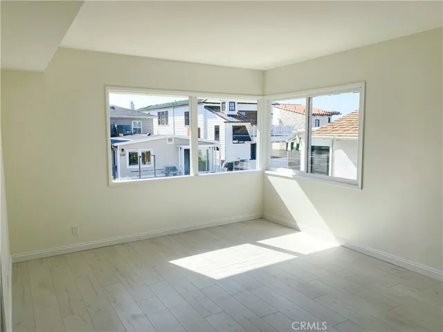 233 6th Street, Manhattan Beach, California 90266