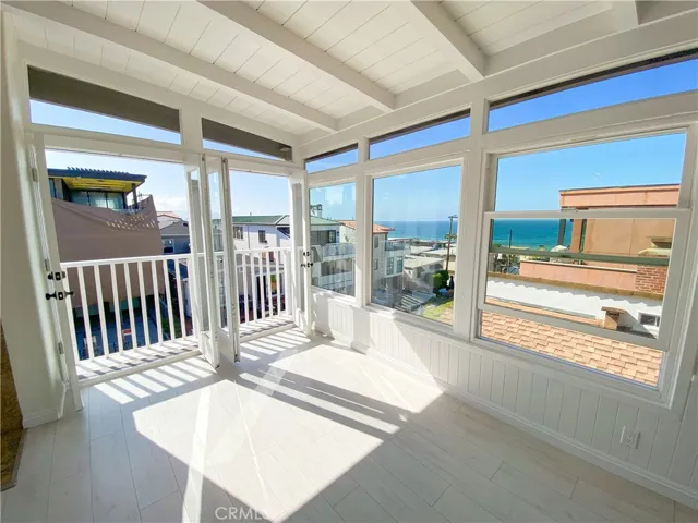 233 6th Street, Manhattan Beach, California 90266