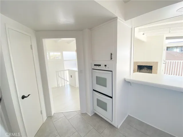 233 6th Street, Manhattan Beach, California 90266