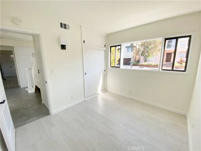 233 6th Street, Manhattan Beach, California 90266