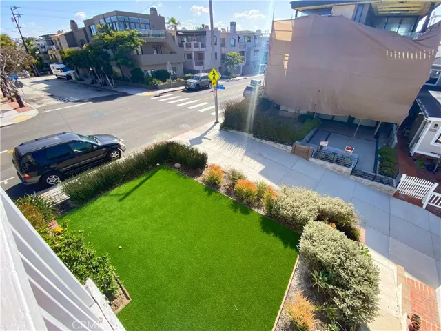 233 6th Street, Manhattan Beach, California 90266
