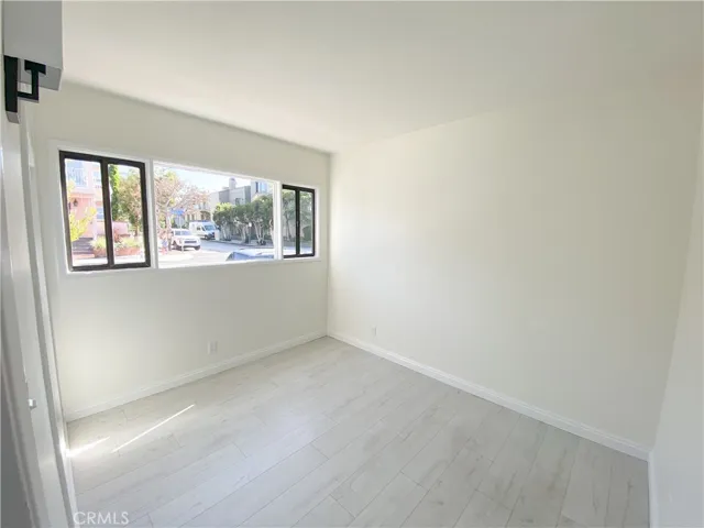 233 6th Street, Manhattan Beach, California 90266