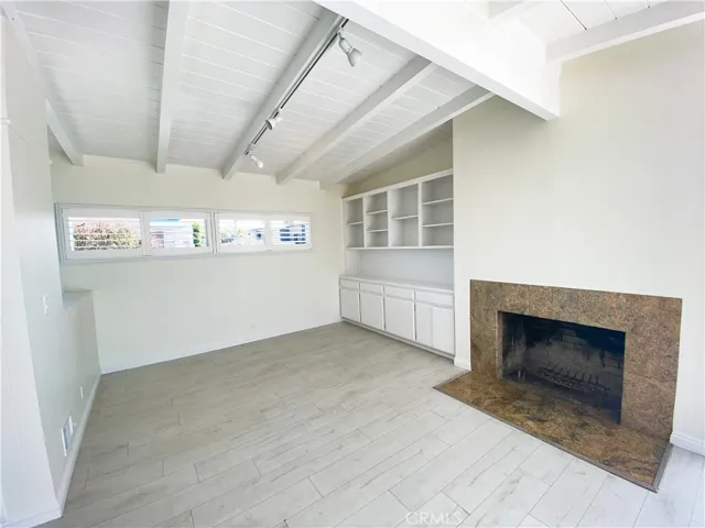 233 6th Street, Manhattan Beach, California 90266