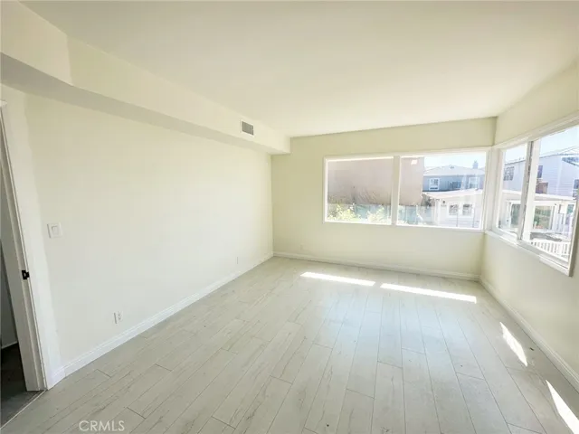 233 6th Street, Manhattan Beach, California 90266