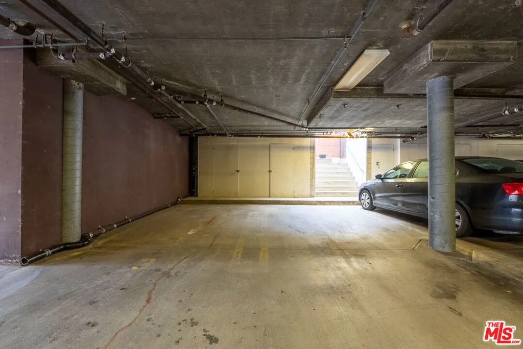 202 San Vicente Boulevard 15, Santa Monica, California 90402 home-pic-27