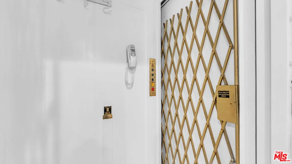 202 San Vicente Boulevard 15, Santa Monica, California 90402 home-pic-16