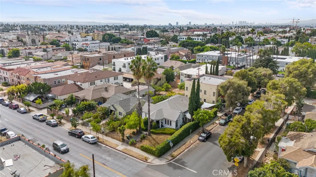 1185 Edgemont, Los Angeles, California 90026 home-pic-11