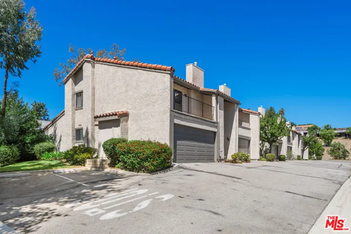 19547 Rinaldi Street 30, Porter Ranch, California 91326