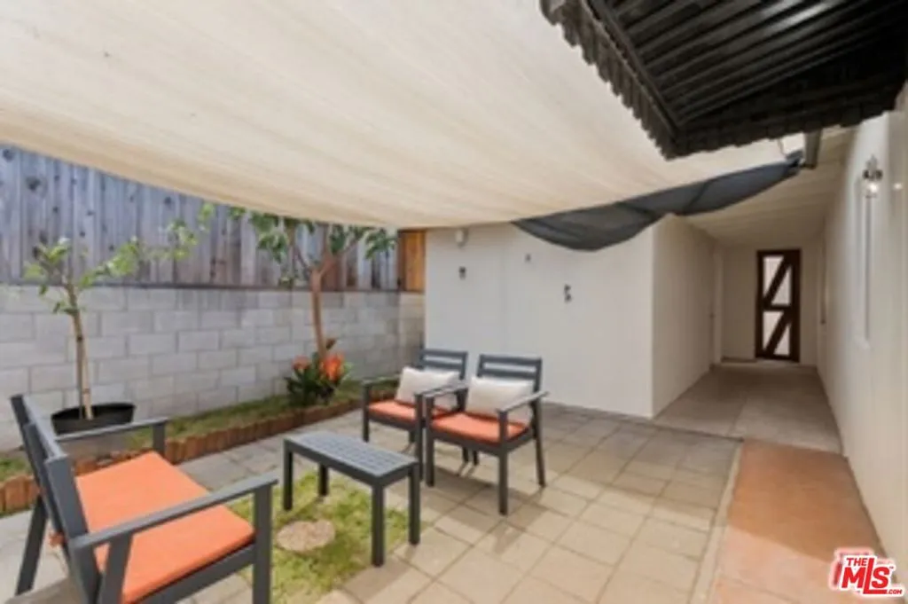 11710 Hartsook Street, Valley Village, California 91607 home-pic-28