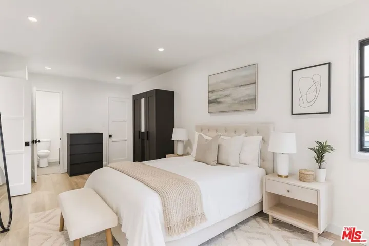 Virtual Staging Bedroom