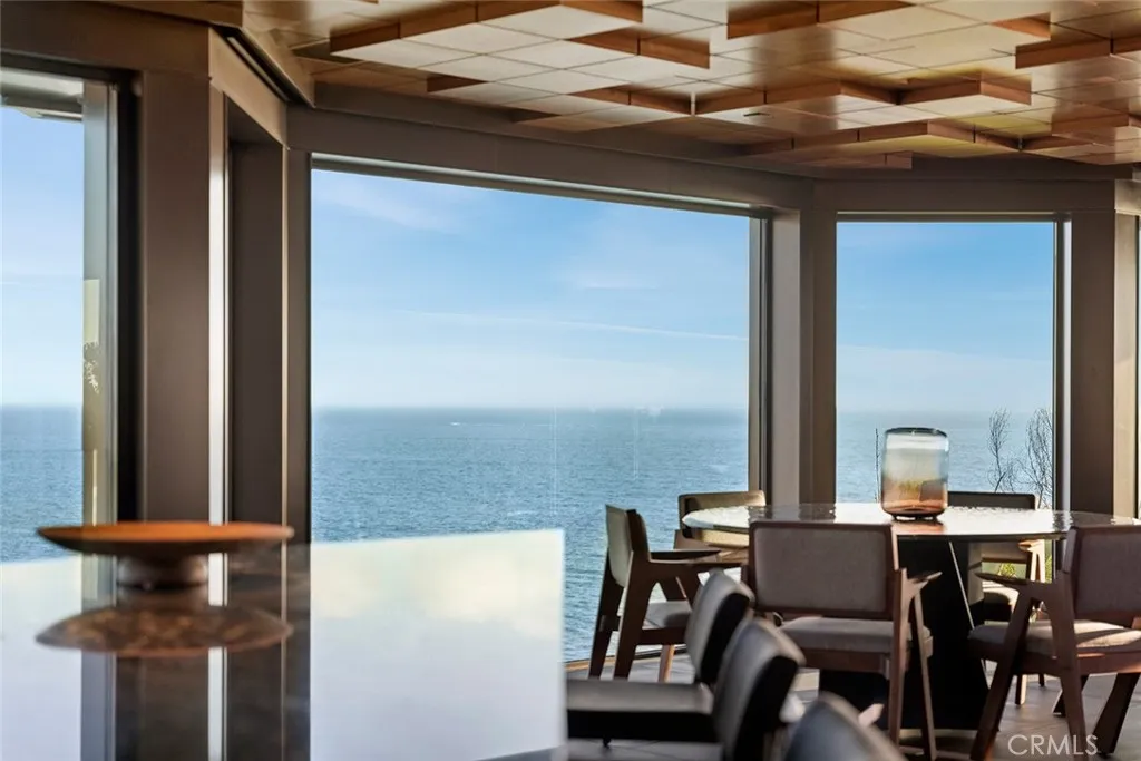 3 N La Senda, Laguna Beach, California 92651 home-pic-24