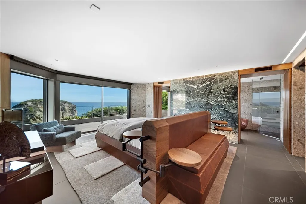 3 N La Senda, Laguna Beach, California 92651 home-pic-10
