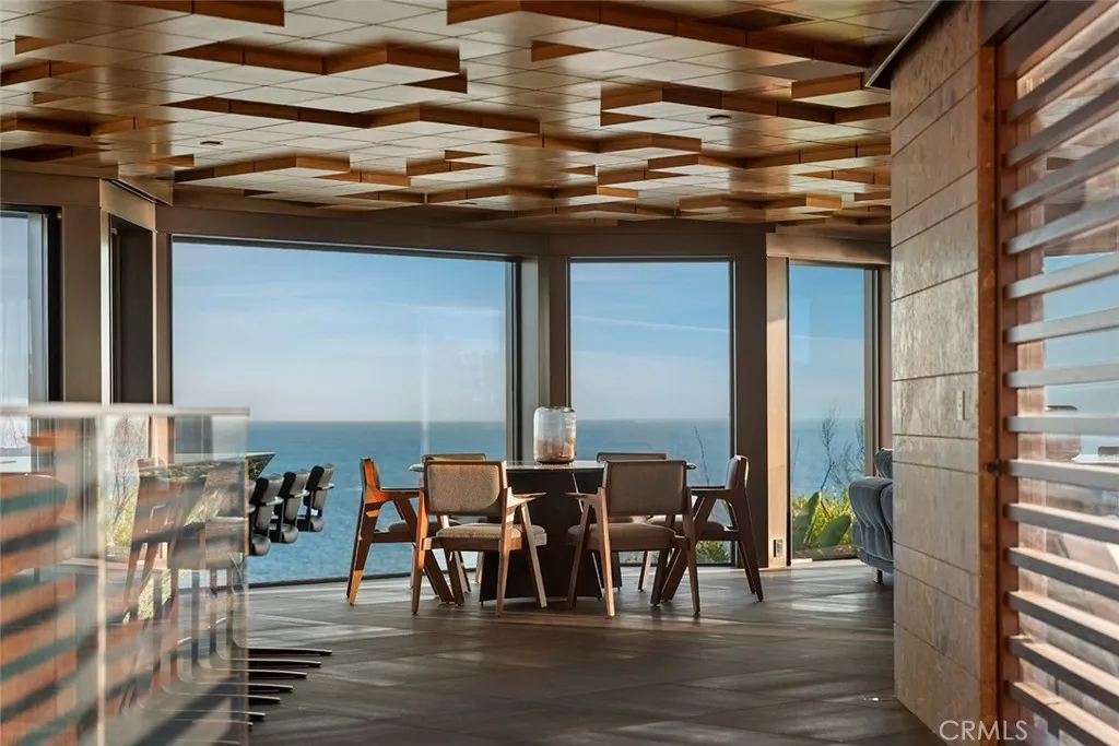 3 N La Senda, Laguna Beach, California 92651 home-pic-33