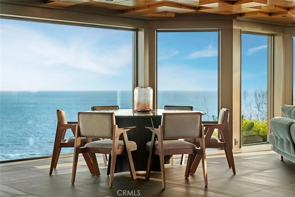 3 N La Senda, Laguna Beach, California 92651 home-pic-32