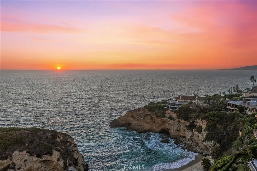 3 N La Senda, Laguna Beach, California 92651 home-pic-36