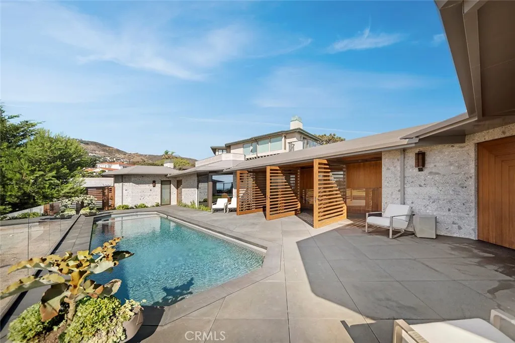 3 N La Senda, Laguna Beach, California 92651 home-pic-23