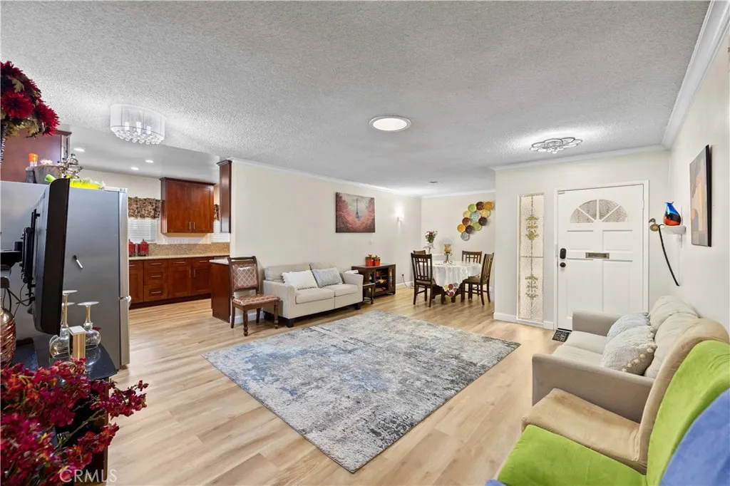 9224-9226 N Gothic Avenue, North Hills, California 91343 — photo 4